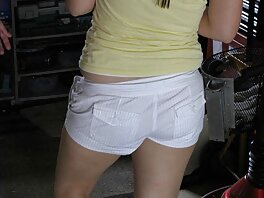 გარყვნილება მხოლოდ MILF- ს სჭირდება ისევე, როგორც დედინაცვალი და შეყვარებული