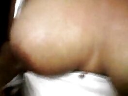 Busty ქერა pleases დაკიდებული stud დიდი cock sucking